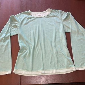 Patagonia Capilene baselayer // top // hiking // wicking long sleeve